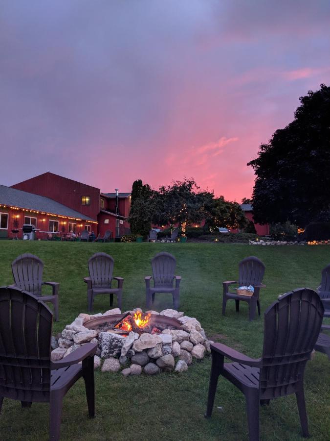 Cedar Hill Lodge Saint-Ignace Extérieur photo