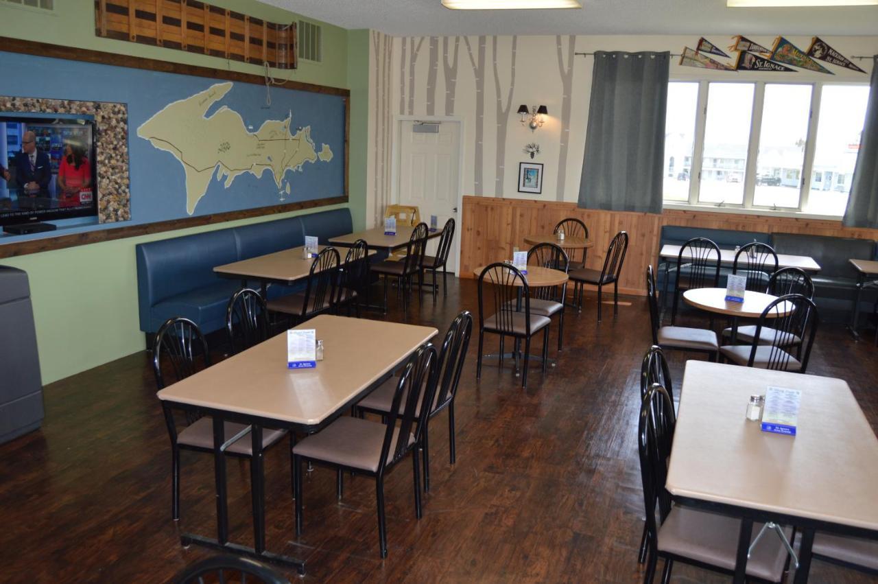 Cedar Hill Lodge Saint-Ignace Extérieur photo