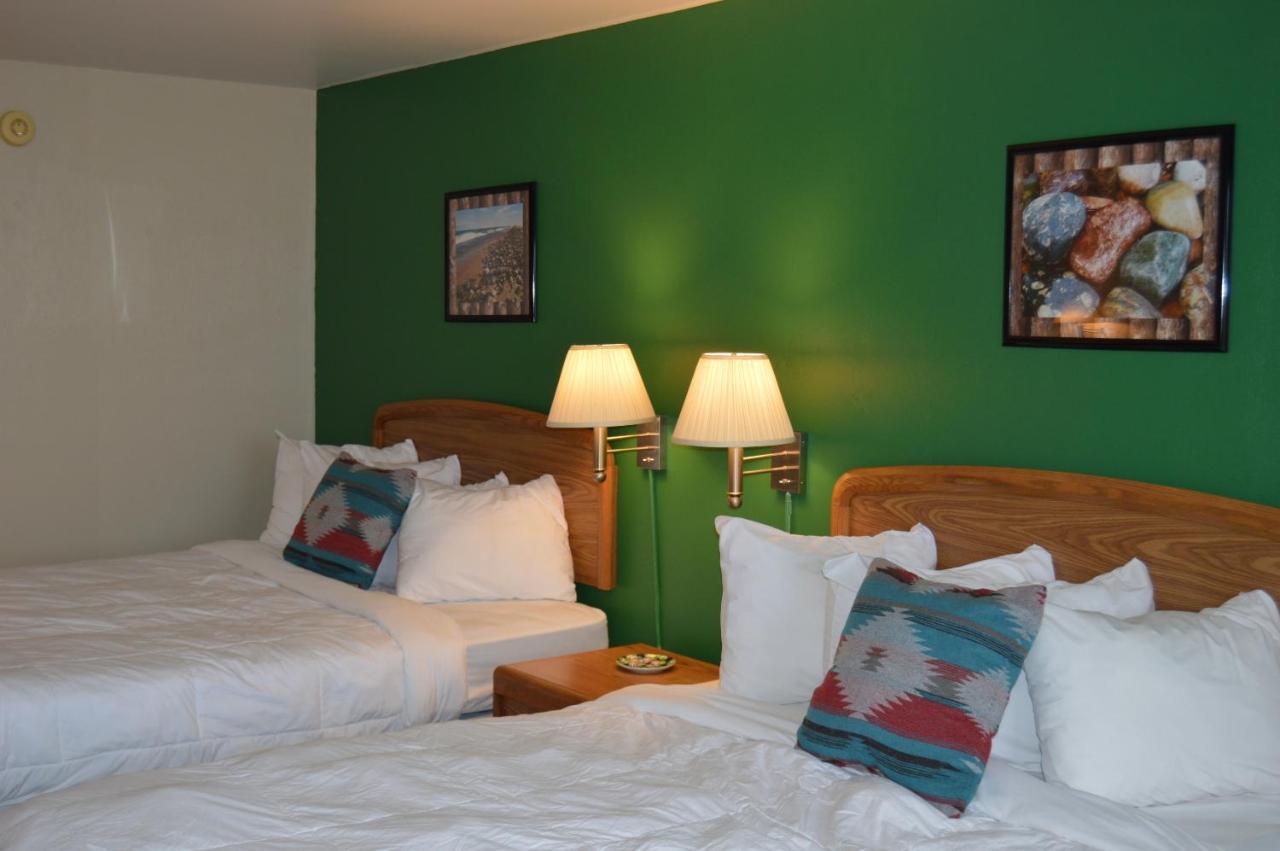 Cedar Hill Lodge Saint-Ignace Extérieur photo