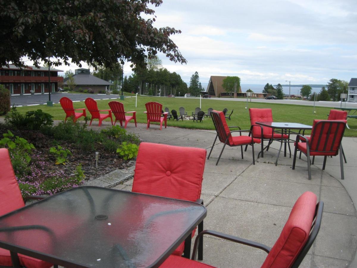 Cedar Hill Lodge Saint-Ignace Extérieur photo