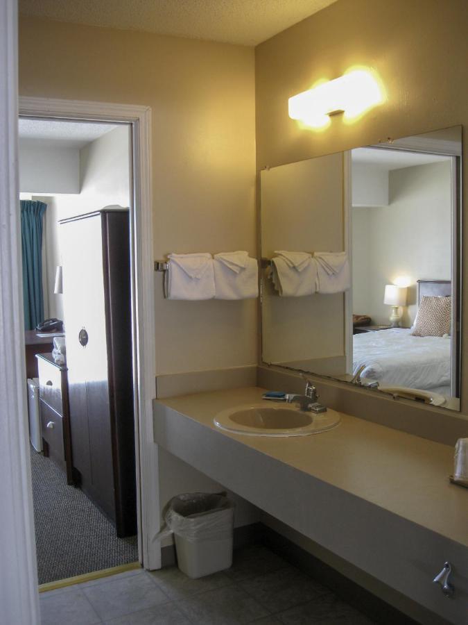Cedar Hill Lodge Saint-Ignace Extérieur photo