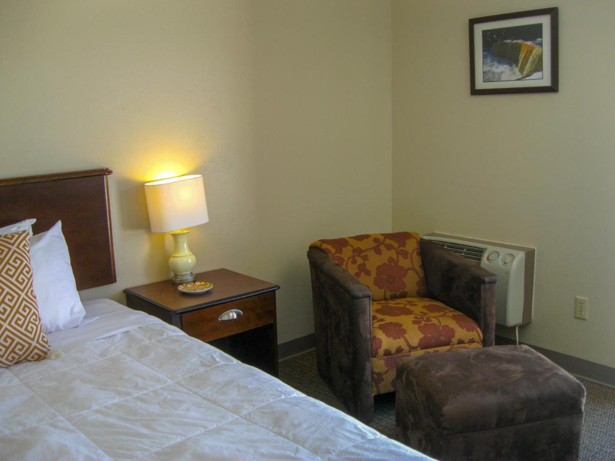 Cedar Hill Lodge Saint-Ignace Extérieur photo