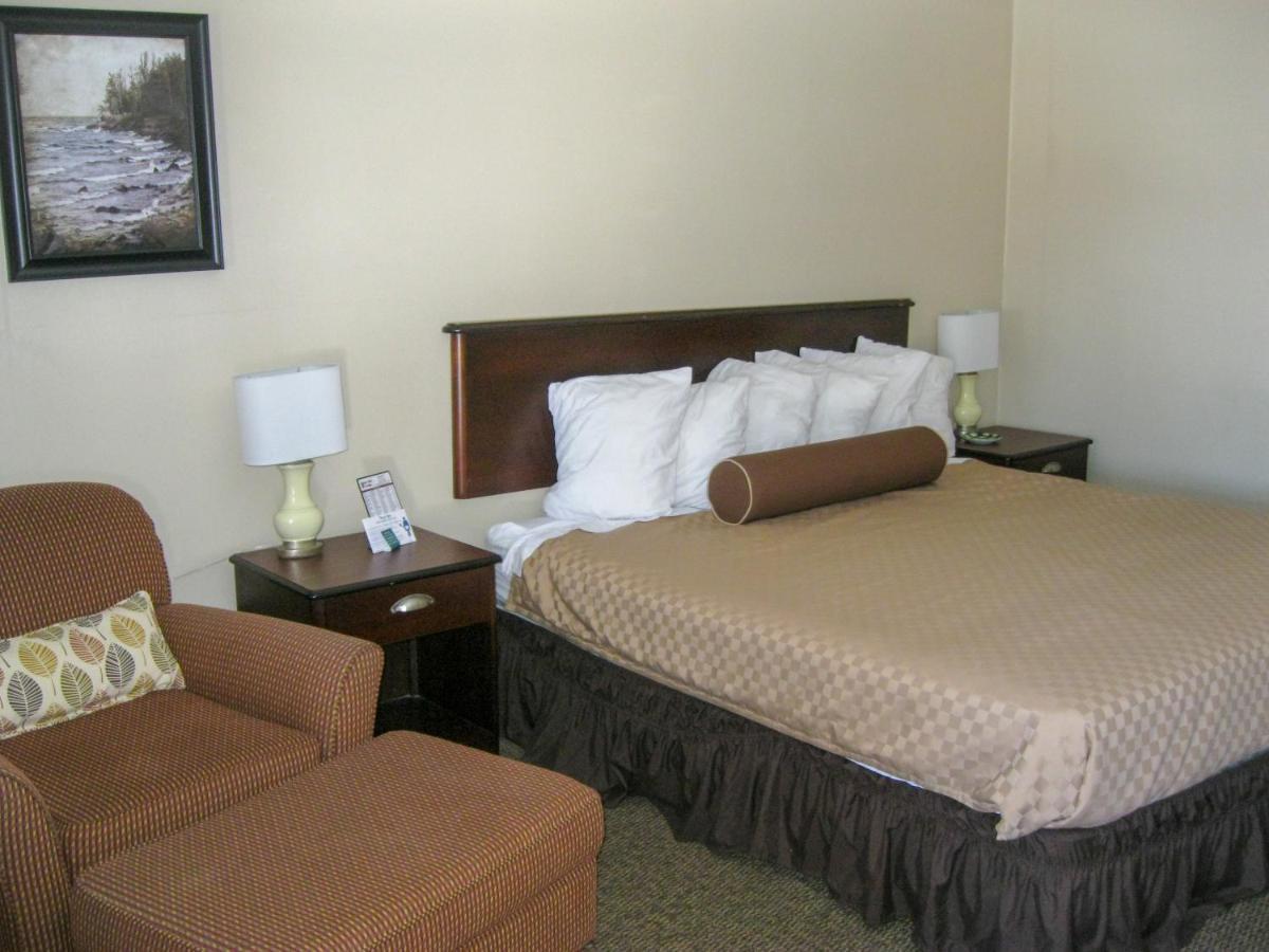 Cedar Hill Lodge Saint-Ignace Extérieur photo